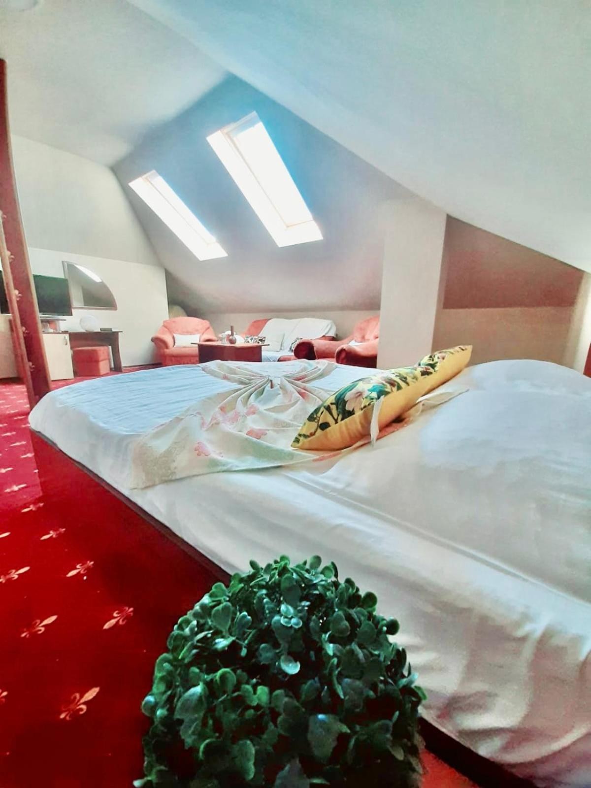 Vila Miluna Mamaia Bagian luar foto